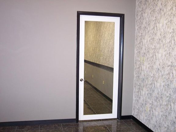 5th image of 229 E Park Ave