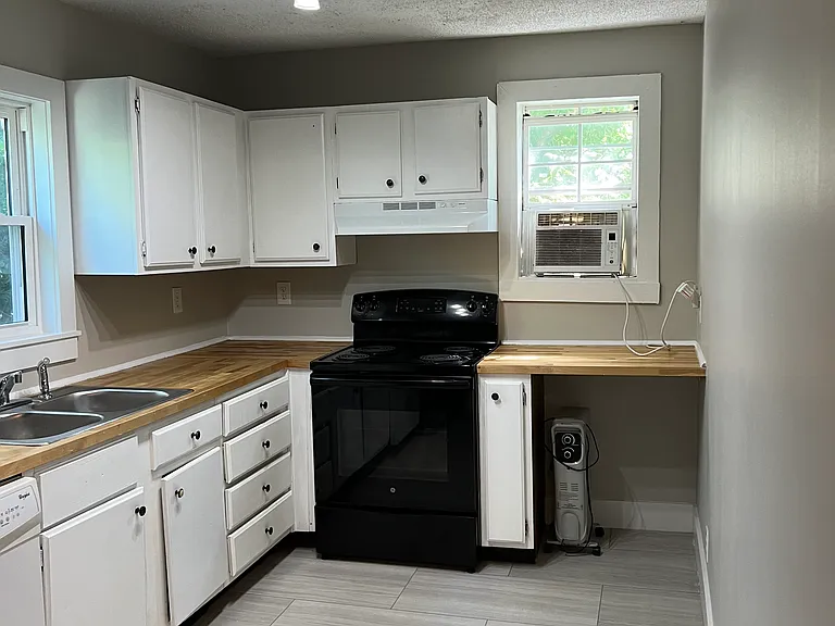 1315 S High St — Photo 7