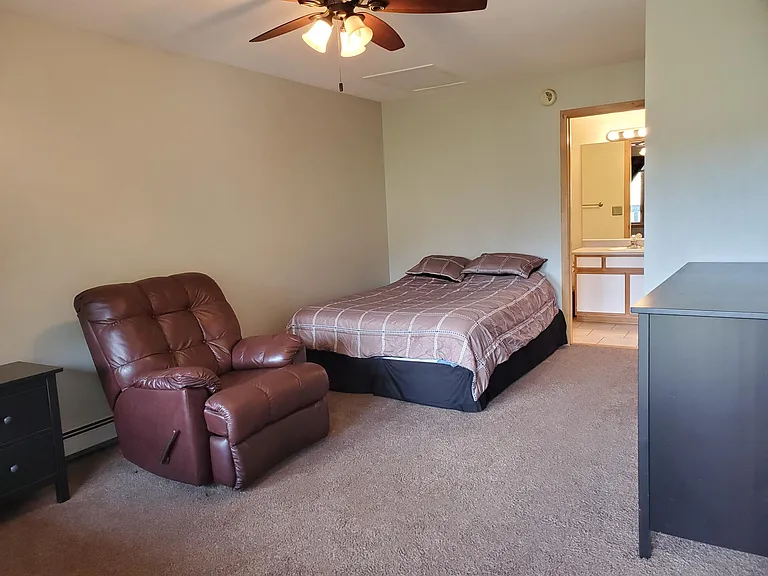 Master Bedroom - Layout #3