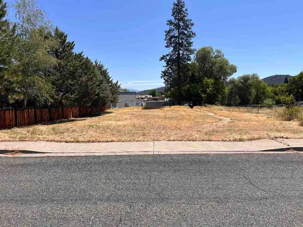151 S Dewitt Way, Yreka, CA 96097