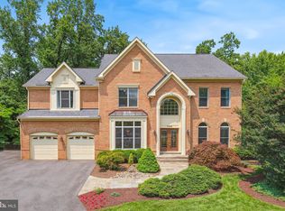 7909 Paloma Ct, Bethesda, MD 20817