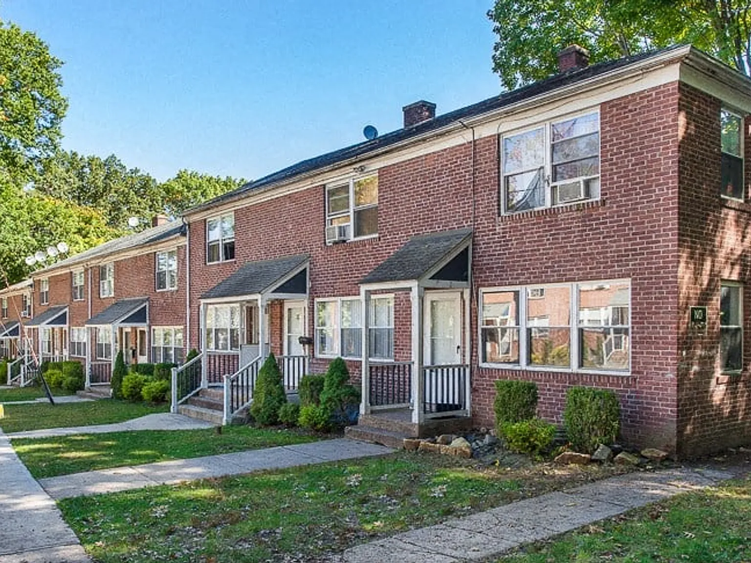 Colby Court - New Haven CT — Photo 1