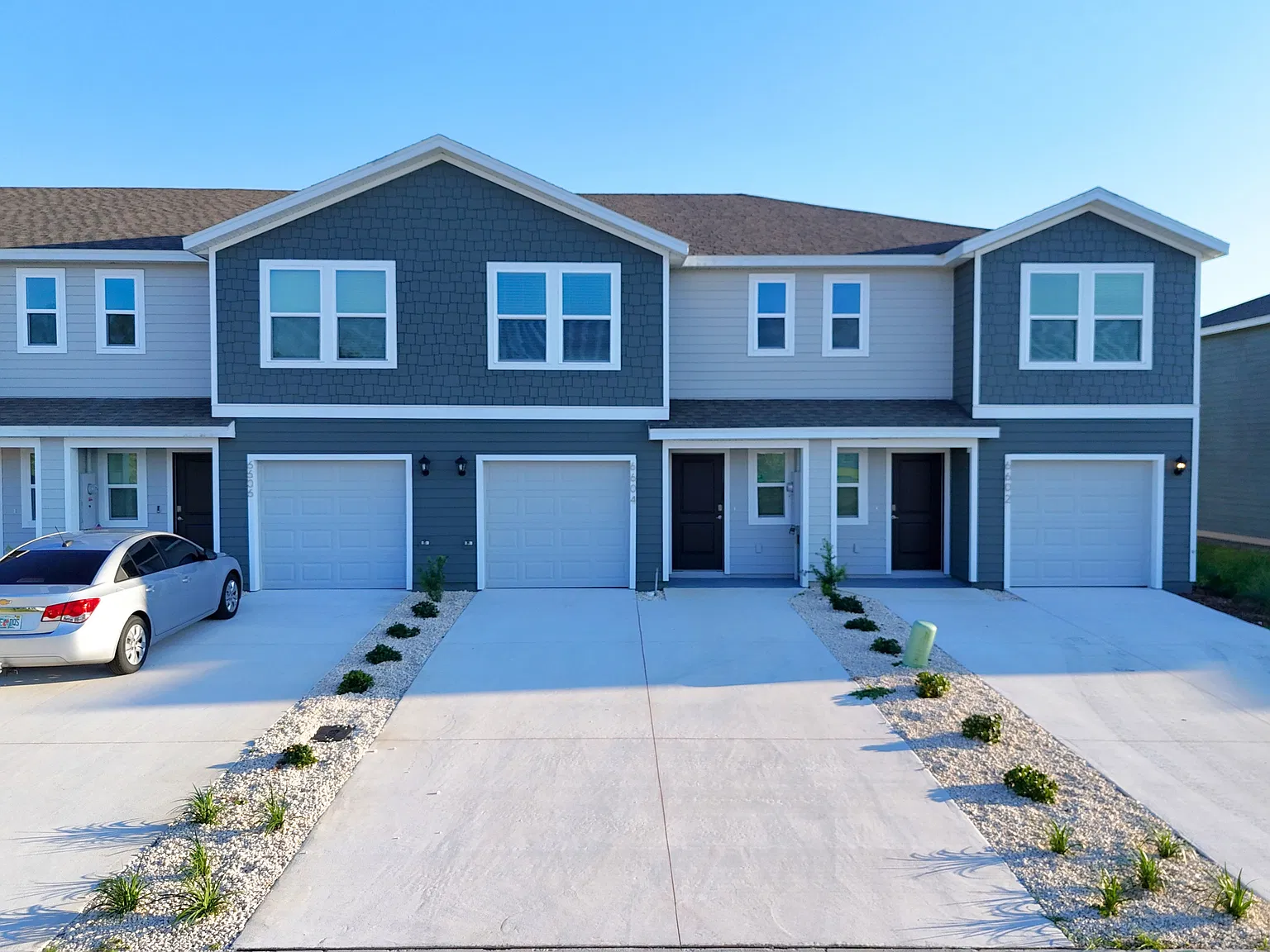 3 bed, 2.5 bath, 1458 sqft, $1,800 — Photo 1