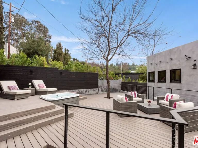 3936 Farley Ct — Photo 9
