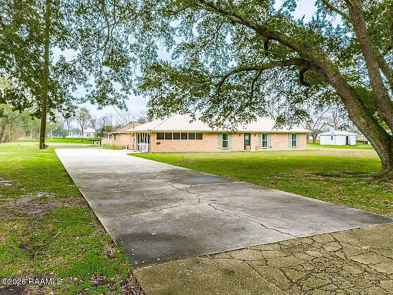 1055 Eddie Ray Rd — Photo 3