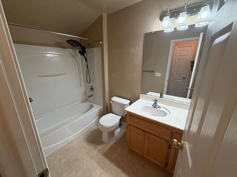 1324 Kondos Ave — Photo 10