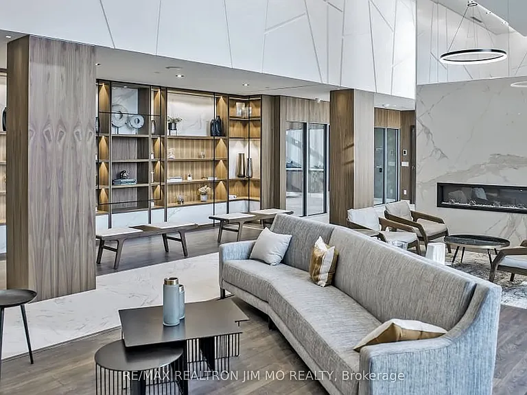 255 Village Green Sq #808 — Photo 33