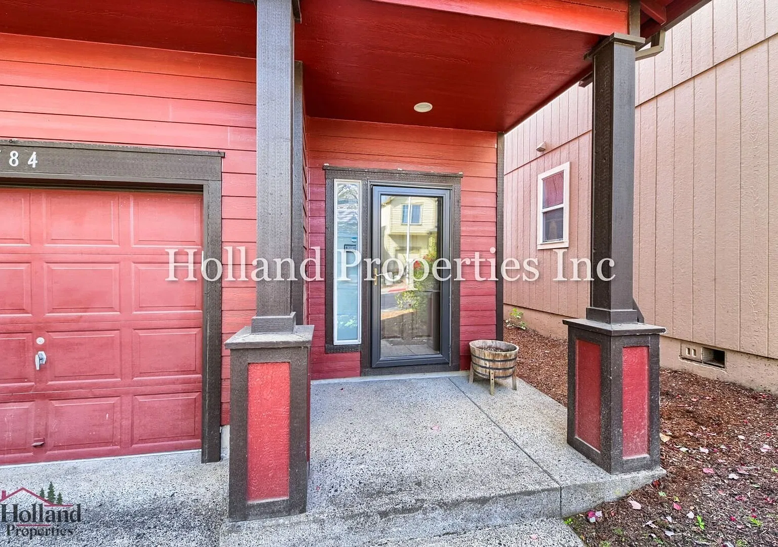 Beautiful 3-Bedroom Hillsboro Home with Fenced Yard & Fireplace — Photo 3