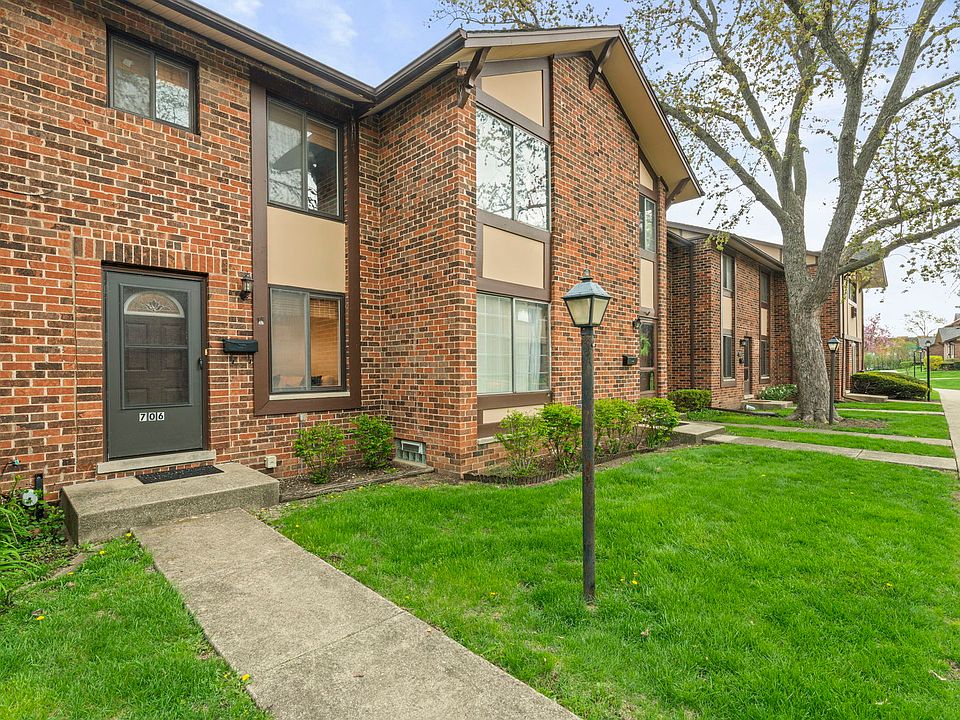 1st image of 17W706 Kirkland Ln