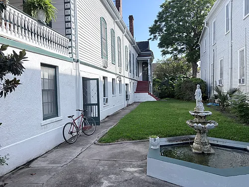 2809 Esplanade Ave #B Photo 1