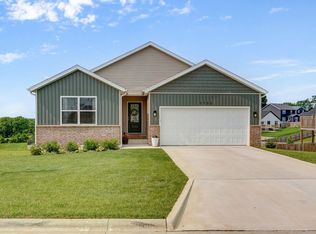 1132 E Lakota St, Nixa, MO 65714