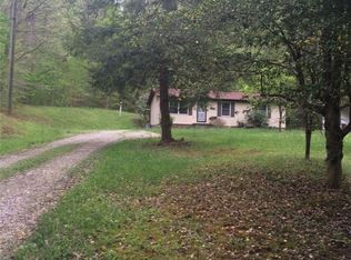 2268 New Hope Rd, Elkview, WV 25071