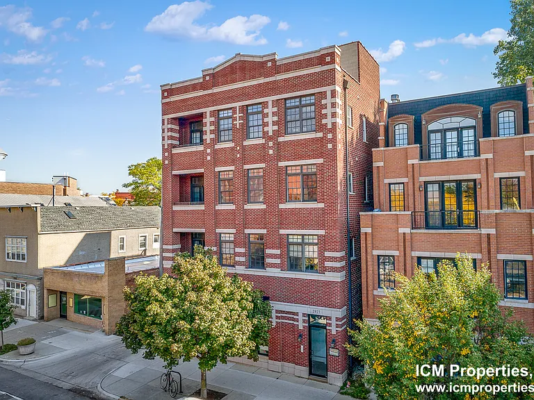2925 N Southport Ave #4 — Photo 5