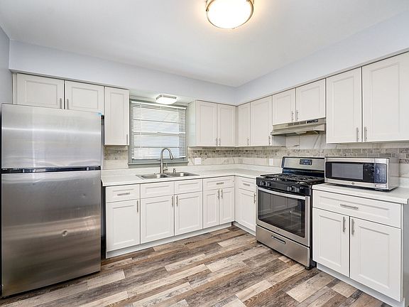 5th image of 1284 Snelling Ave N Unit A