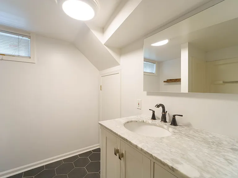 4400 Garrett Park Rd — Photo 15