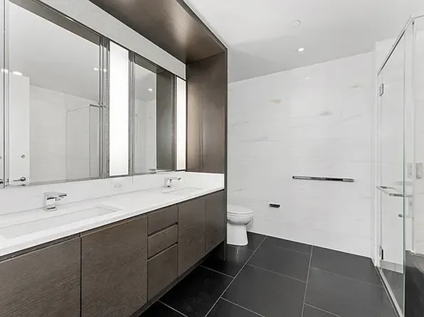 50 Riverside Boulevard image 3 of 28