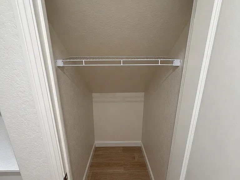 1466 Redbrick Ln — Photo 26