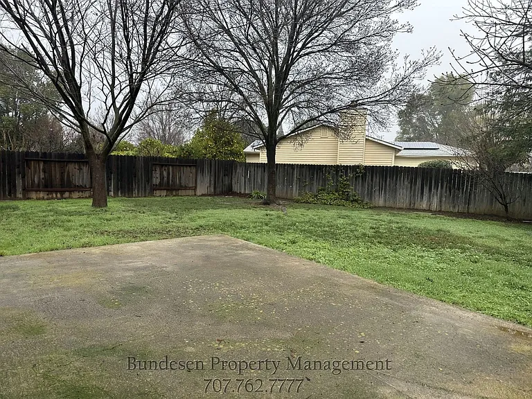400 W Creekside Cir — Photo 16