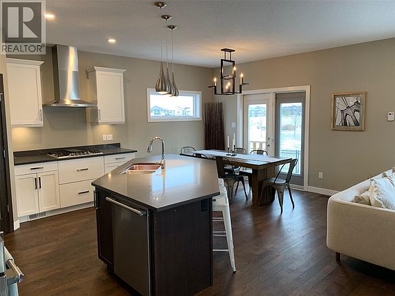 4th image of 4244 Green Rose Cres