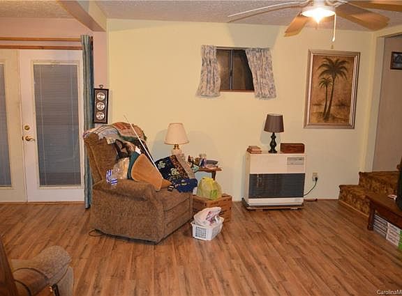 5th image of 18 Wisteria Way