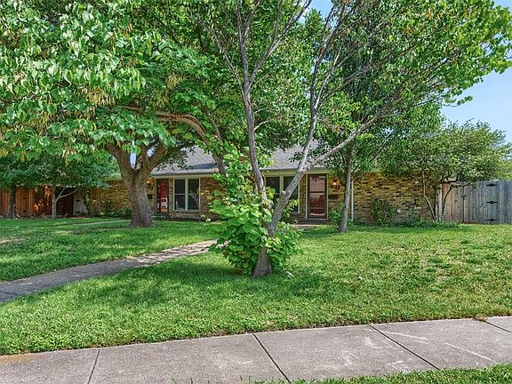 3rd image of 326 Candlewood Pl