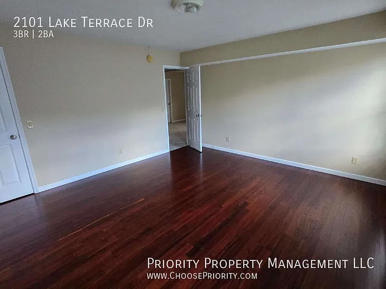 2101 Lake Terrace Dr — Photo 10