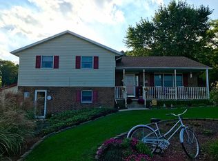 1946 Adair Rd, Windsor, PA 17366