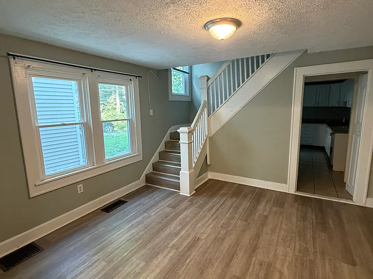2319 Coyner Ave — Photo 5