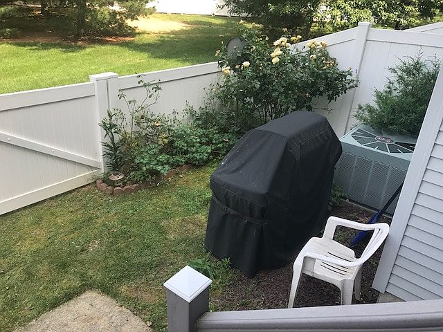 2nd image of 1101 Dahlia Cir