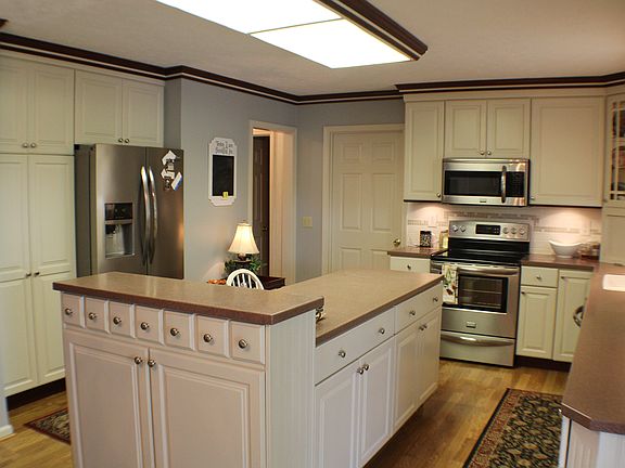 4th image of 528 Westgate Road