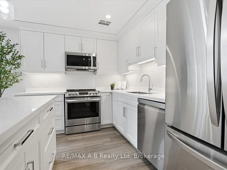 100 Gordon St #103 — Photo 5
