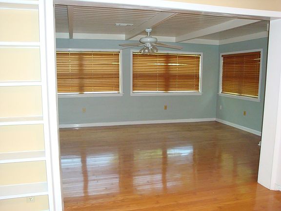 5th image of 908 Kety Dr