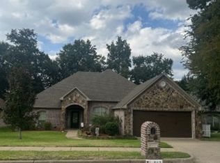 617 Huntwick Ln, Tyler, TX 75703