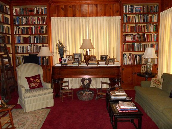 4th image of 389 Lee Road 248