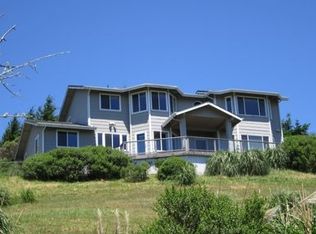 885 Marina Heights Rd, Brookings, OR 97415