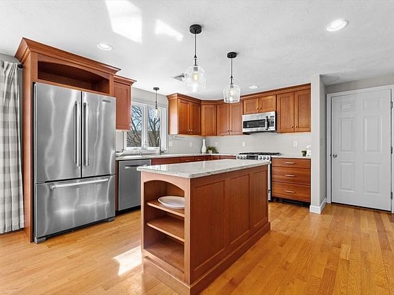 5th image of 30 Alprilla Farm Rd