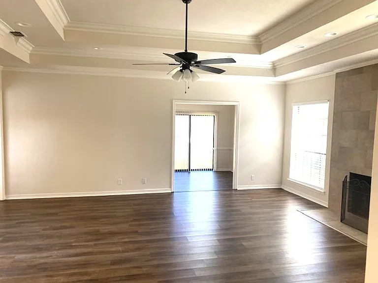 202 Cambridge Rd — Photo 3