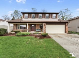 9686 Rose St, Taylor, MI 48180