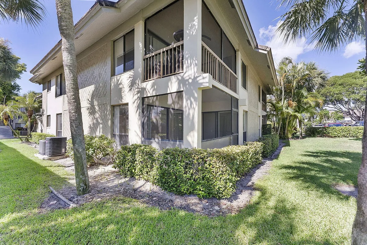 Building Photo - 159 NW 70th St #603