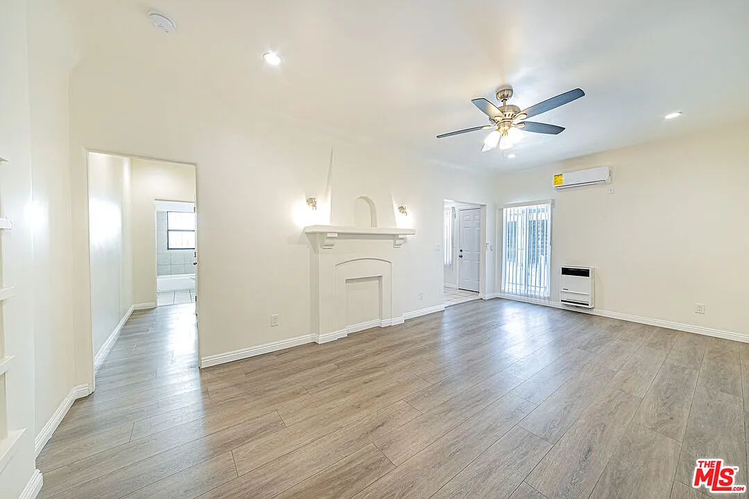 1 bed, 1.0 bath, 710 sqft, $1,800 — Photo 2