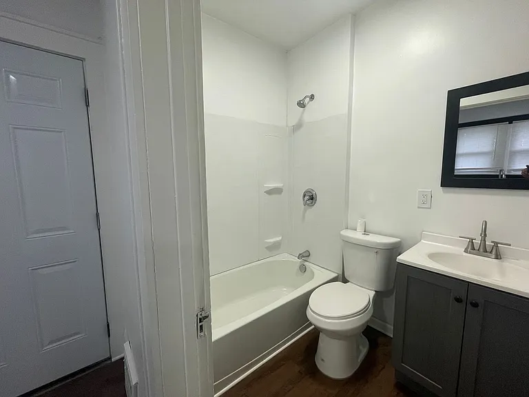 1228 Pondview Ave — Photo 6