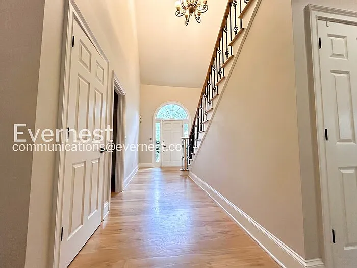 4706 Woodlawn Ct NE — Photo 4