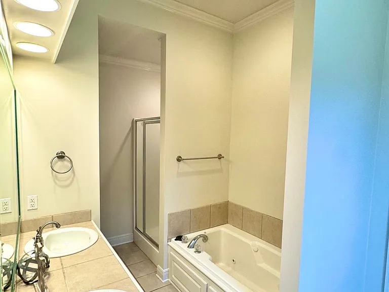26 Bridgefield Ct — Photo 5