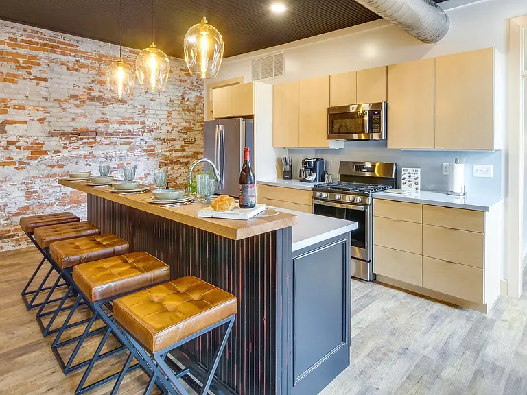 16 S Washington St #1 — Photo 10