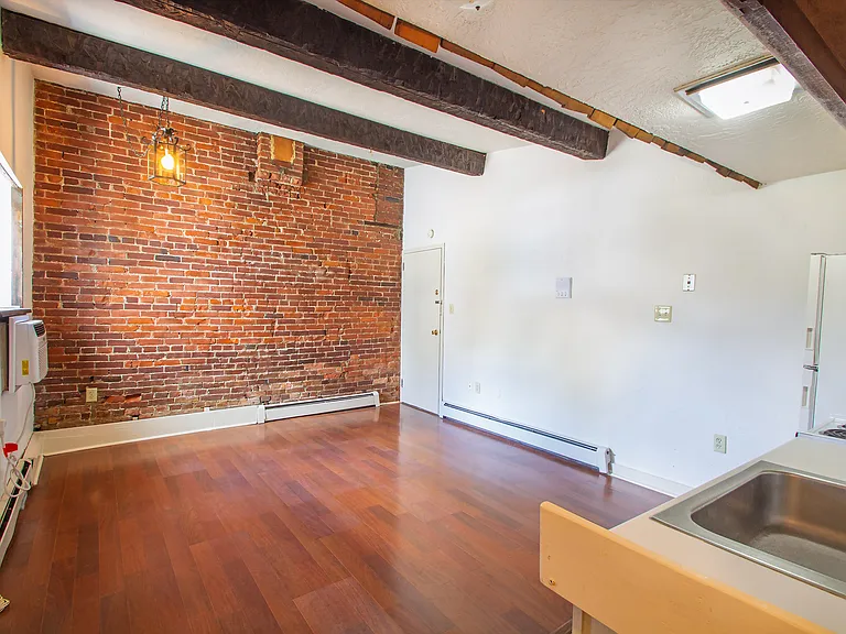 200 Rebecca Ave #2 — Photo 2