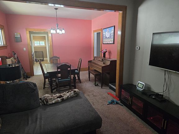 2nd image of 403 E 7th St
