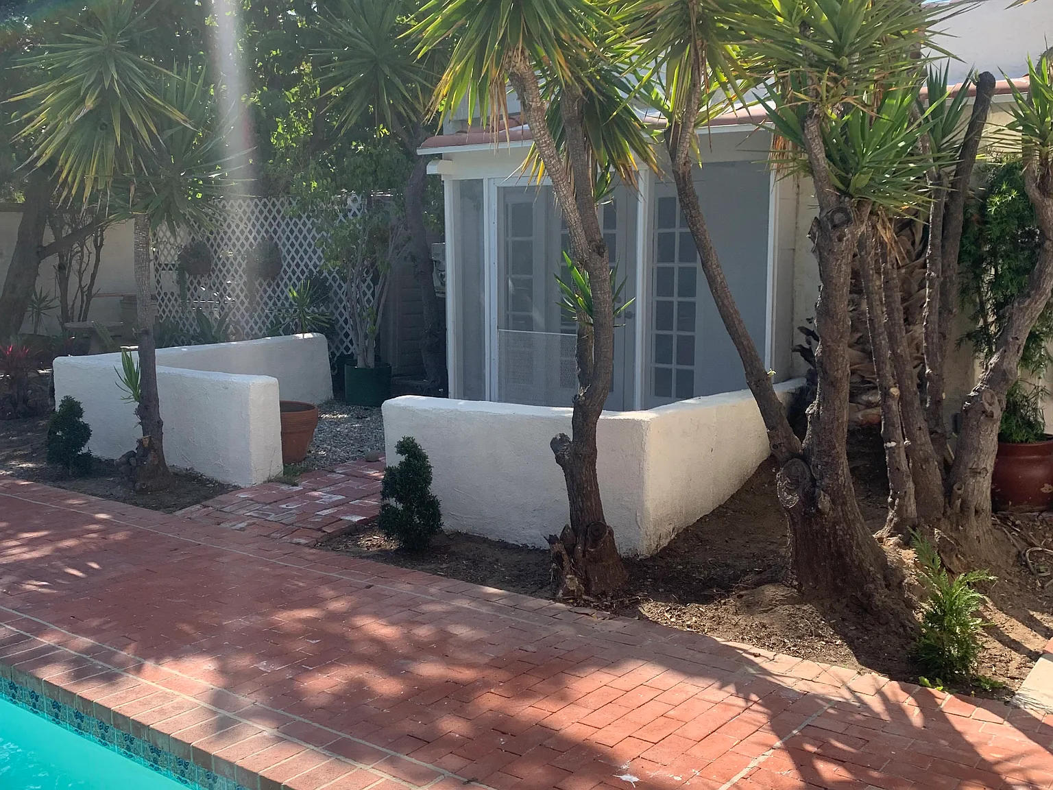 505 N Palm Dr — Photo 2