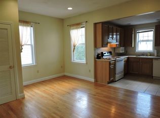 466 Green St APT 2, Cambridge, MA 02139