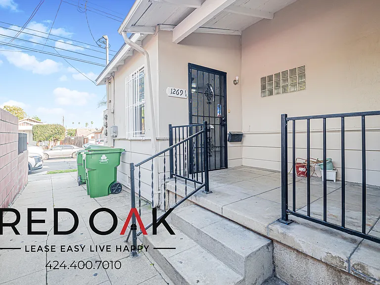 1269 N Normandie Ave #1/4 — Photo 9