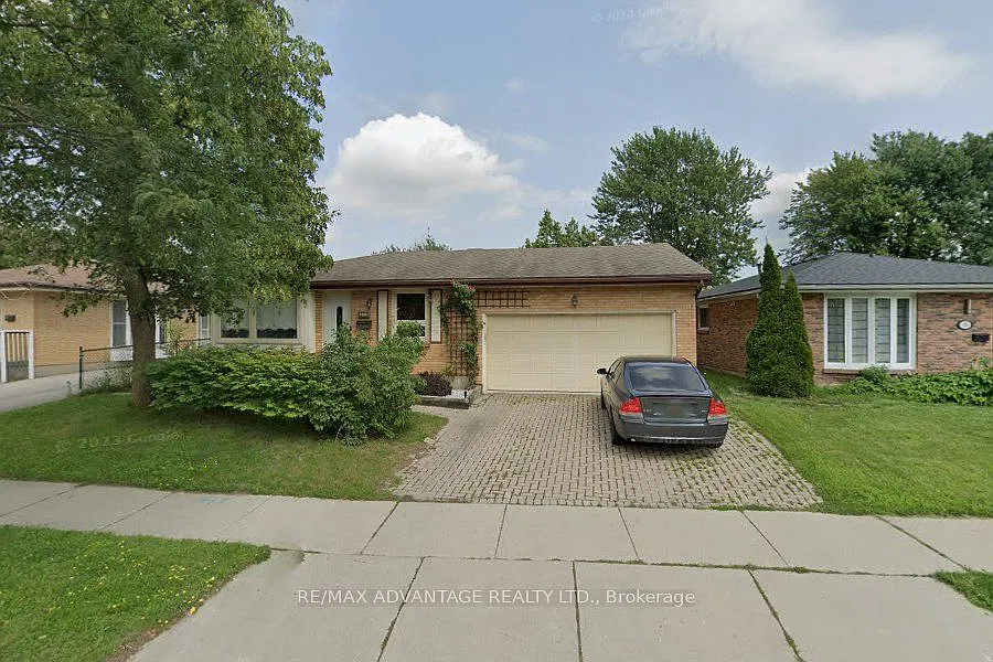 3 bed, $2,200 — Photo 1